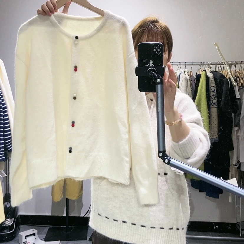 【闪购商品】米白开衫