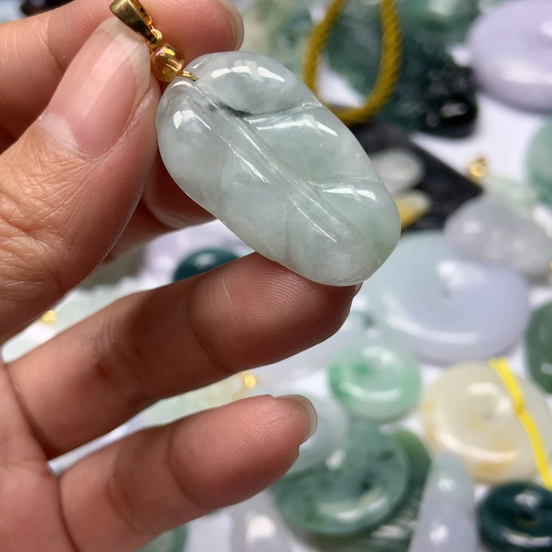 翡翠颈饰未镶嵌天然翡翠