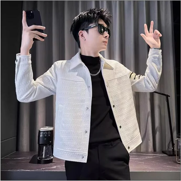 男士压花字母外套短款夹克2025新款春秋季男装上衣休闲痞帅风衣服