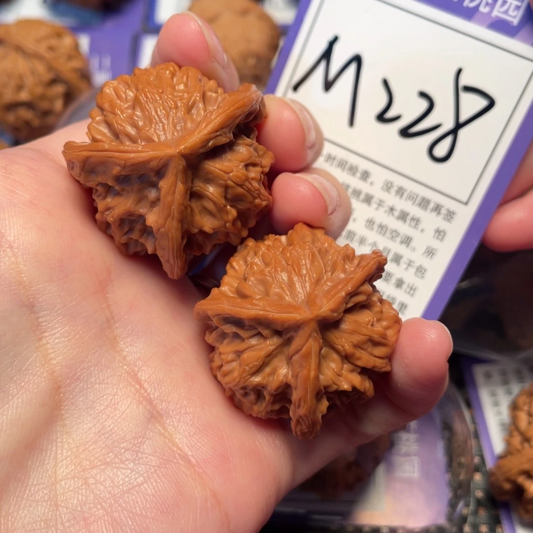 把件桃核M228号人字奔34