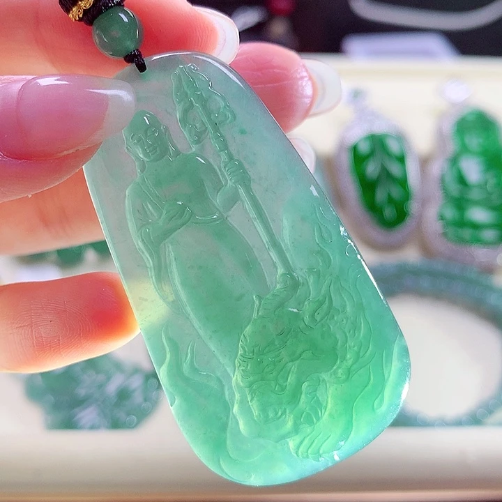 翡翠颈饰未镶嵌天然