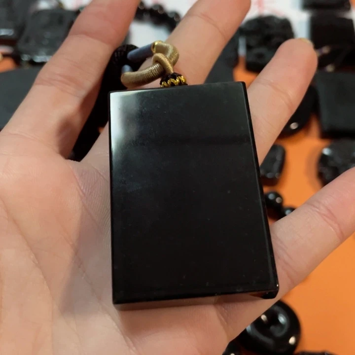 翡翠颈饰未镶嵌D****丶