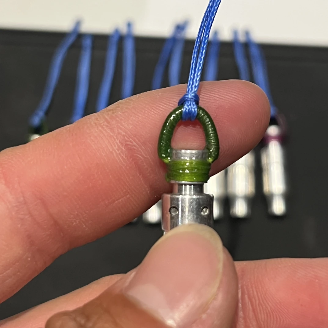 手工精绑360度可旋转D环尾帽