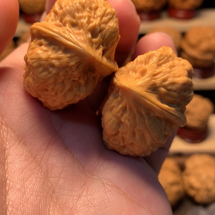 文玩核桃把件38半壁