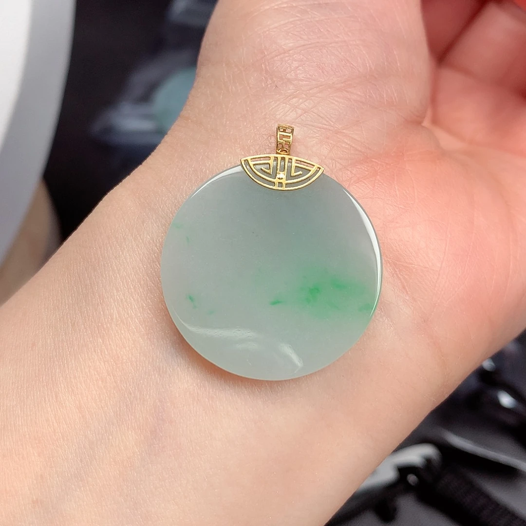 翡翠颈饰未镶嵌无事牌