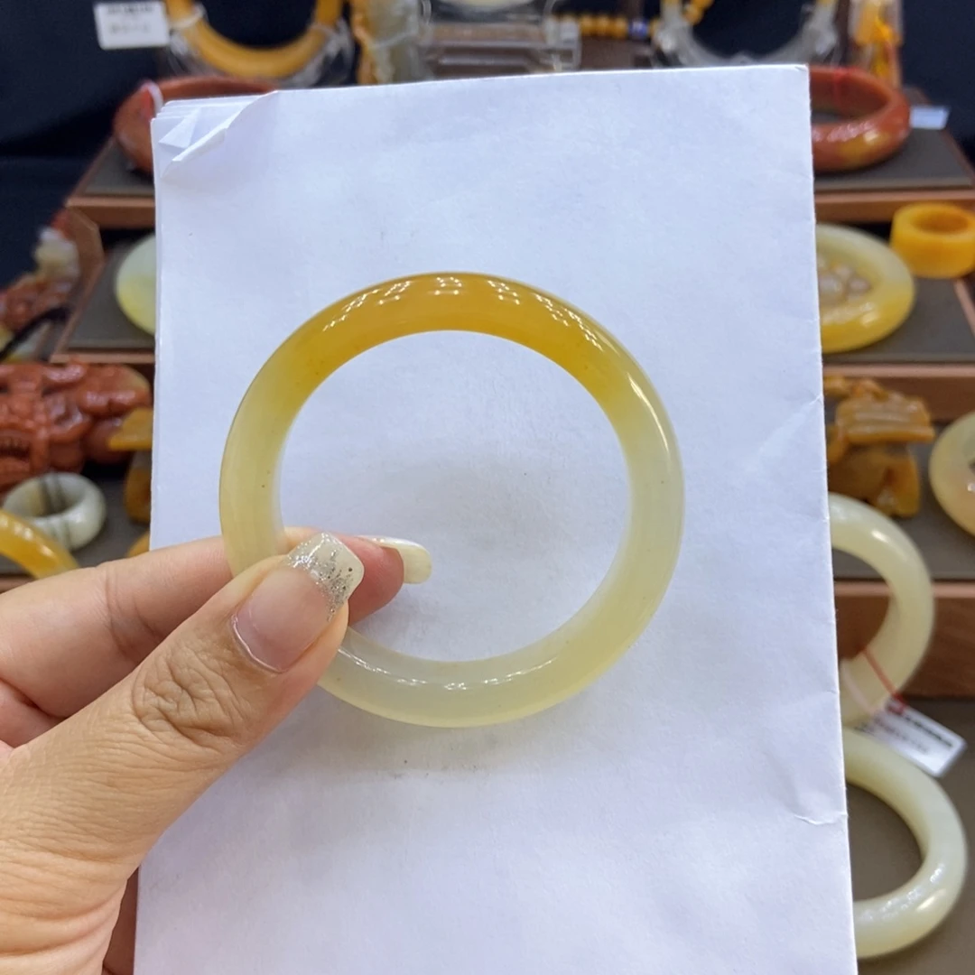 ****n石英质玉（黄龙玉）未镶嵌手镯