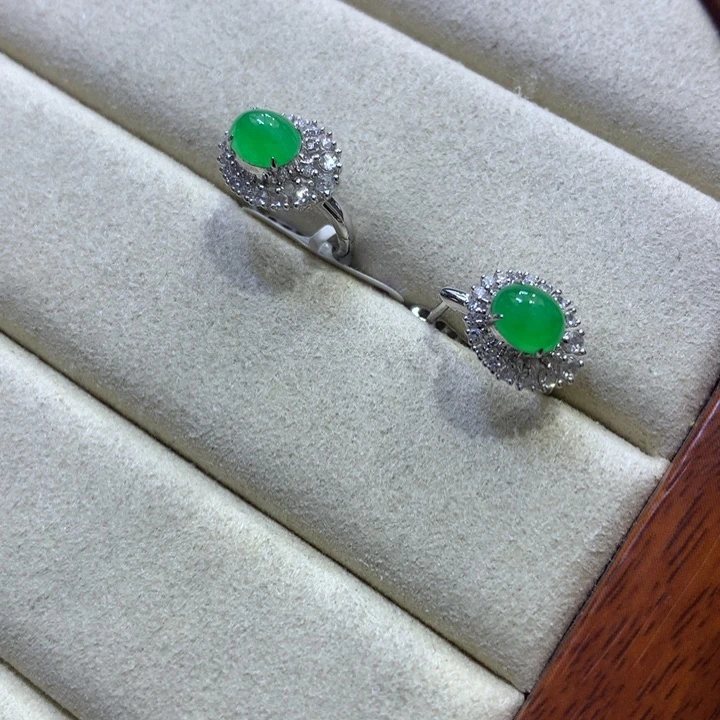 翡翠颈饰18K金镶嵌翡翠