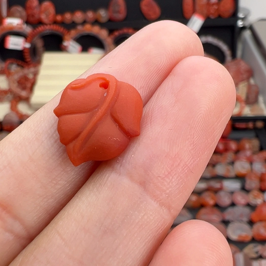 南红玛瑙未镶嵌颈饰满肉满色金枝玉叶