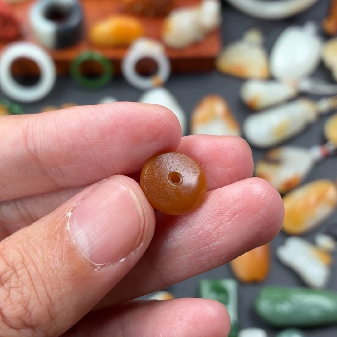 攀***8和田玉未镶嵌颈饰