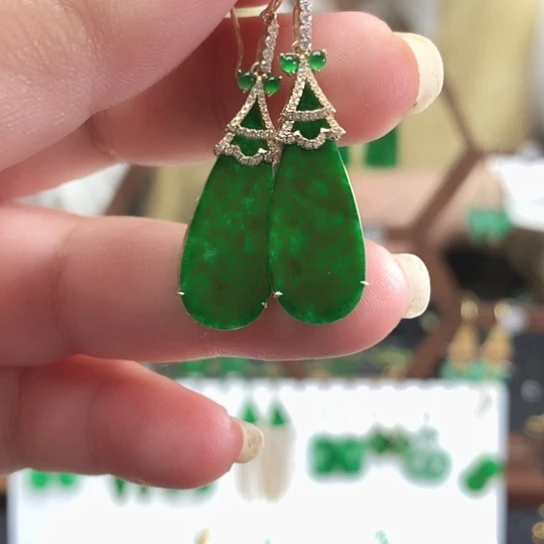 翡翠18K金镶嵌耳饰耳饰