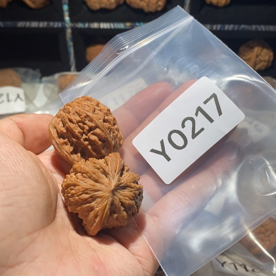 L***c吊坠文玩核桃38全房山山地磨