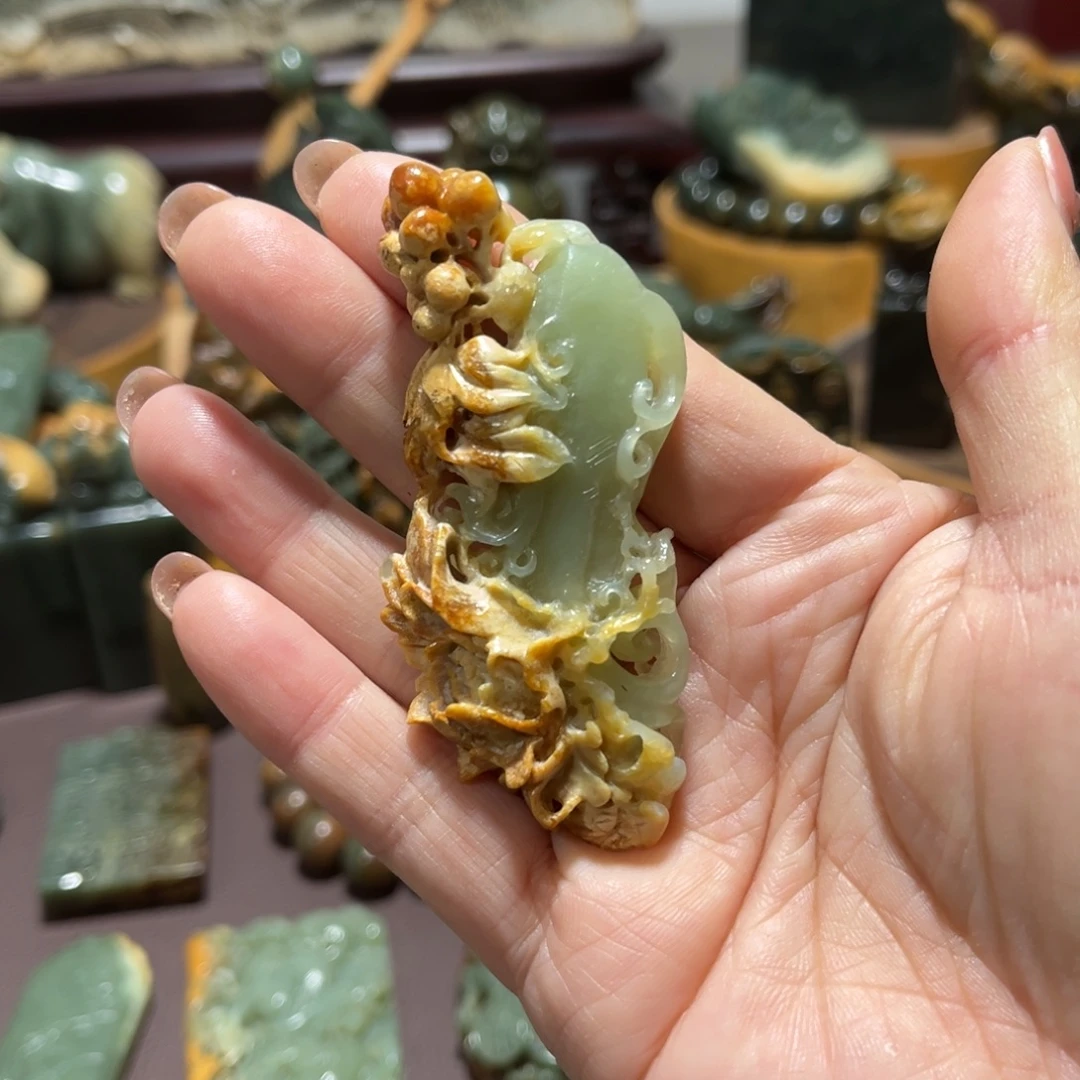 岫岩河磨玉（透闪石质玉）未镶嵌挂件