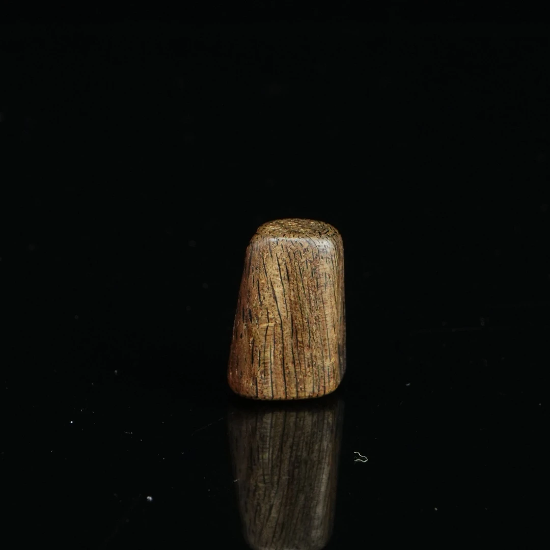A3791金三角沉香糖结软丝99沉吊坠2.07x1.43x0.89cm 1.5g