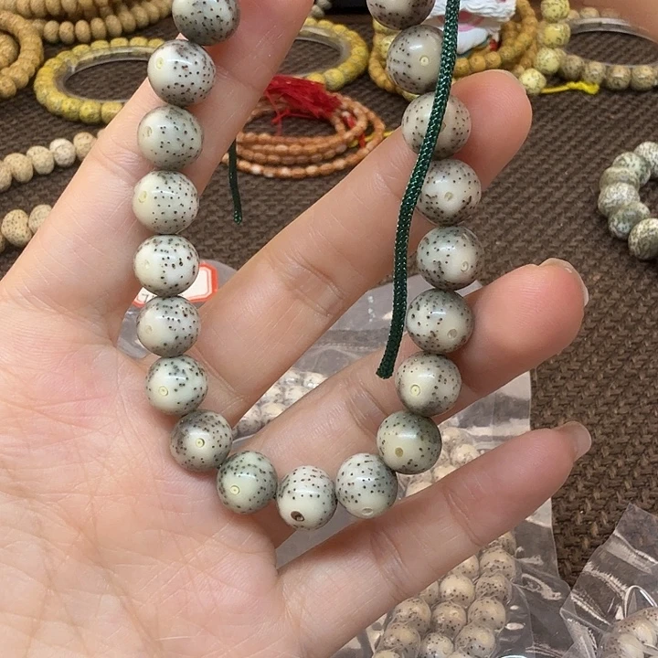 吊坠星月菩提海南原生态10圆手持大眼睛