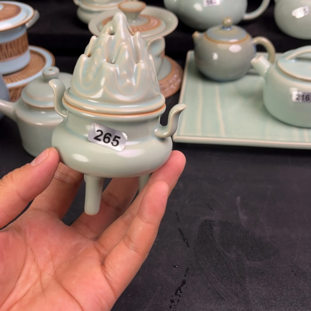 【闪购商品】春****阳微瑕香炉