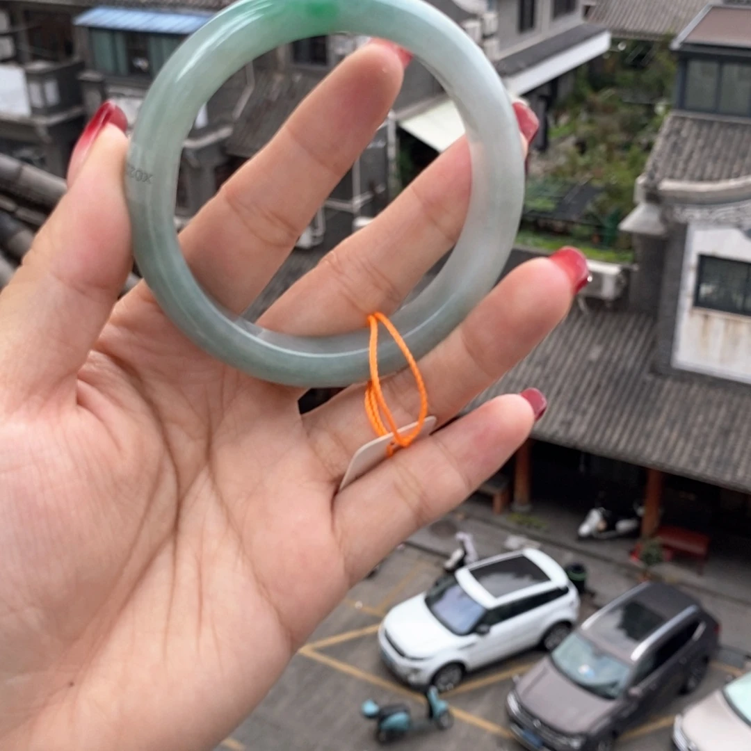 翡翠手镯未镶嵌58圈口