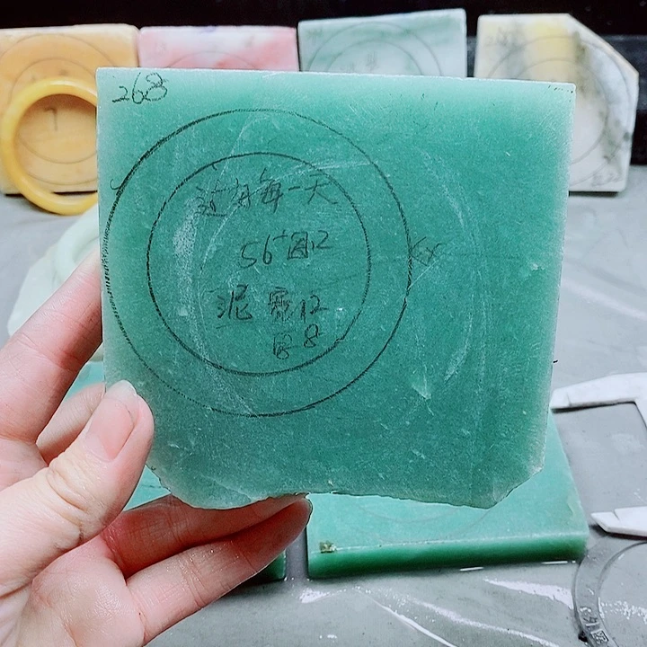 石英质玉手镯未镶嵌过****?定制