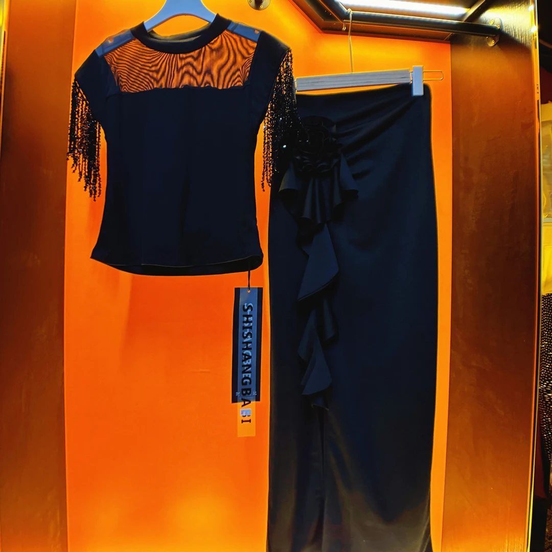 法式流苏纯欲风飞飞袖上衣搭配高腰花朵半身裙套装