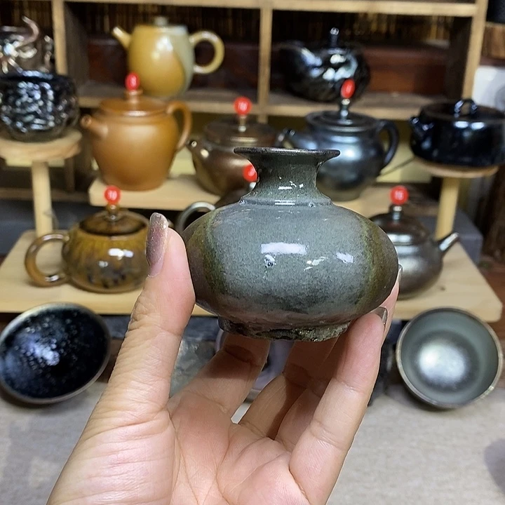 悟***1云南建水柴烧花瓶