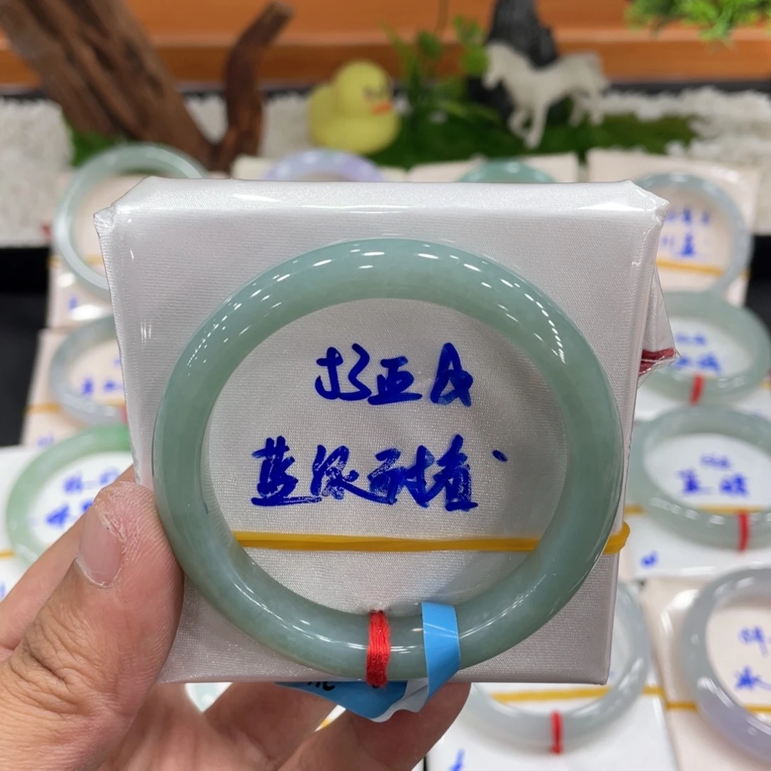 翡翠未镶嵌手镯缅甸翡翠