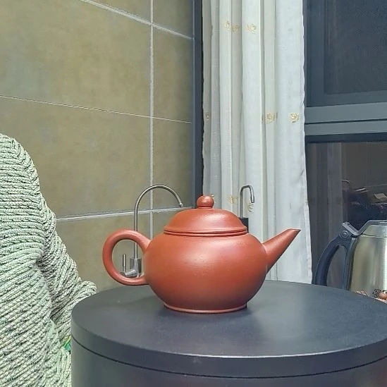紫砂茶壶水平徒弟半手工制作，朱泥微瑕，160c