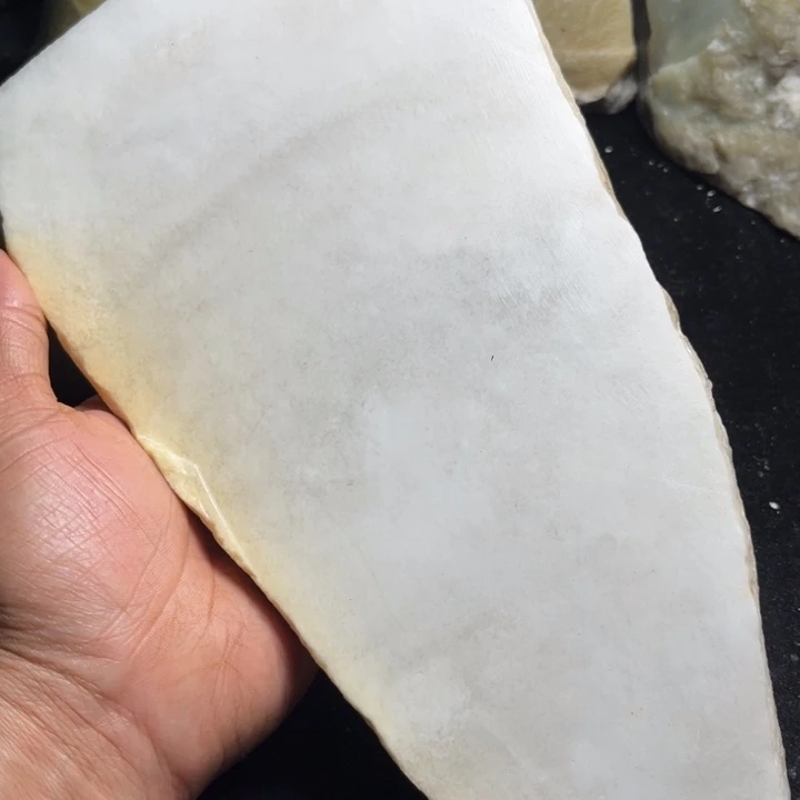 和田玉（糖玉）未镶嵌珠宝奇石