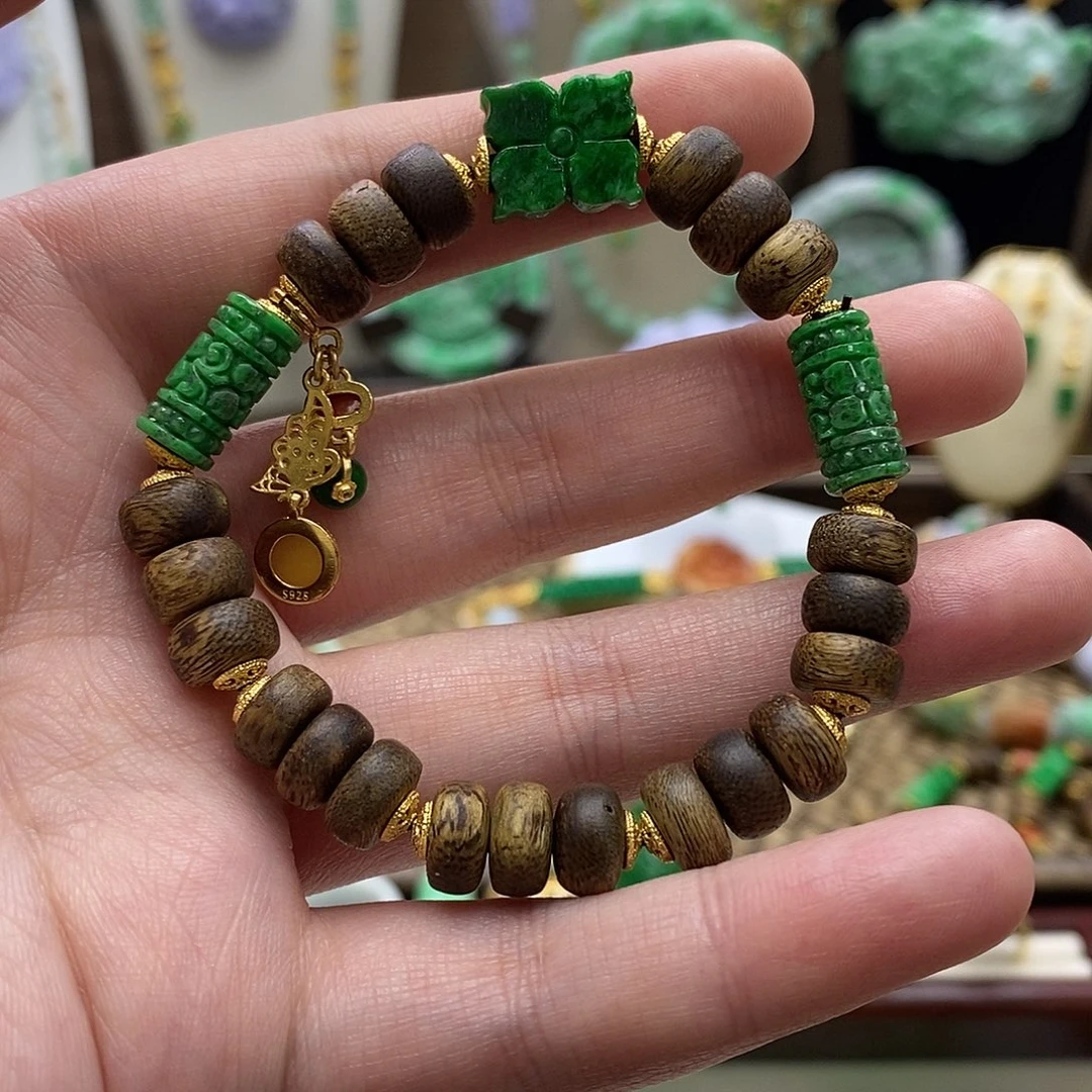 翡翠未镶嵌颈饰手链