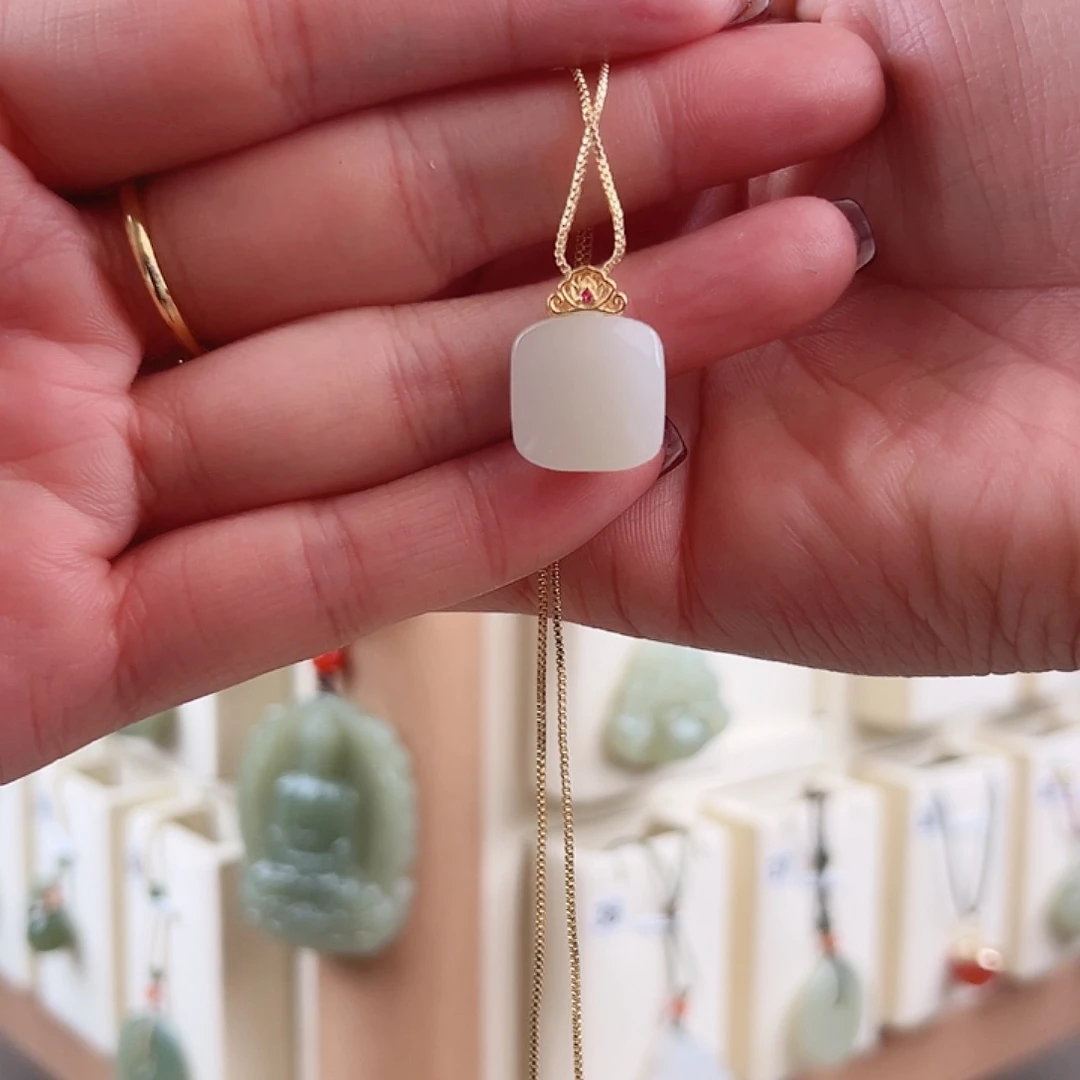 和田玉吊坠(不含链)银S925镶嵌沐**风