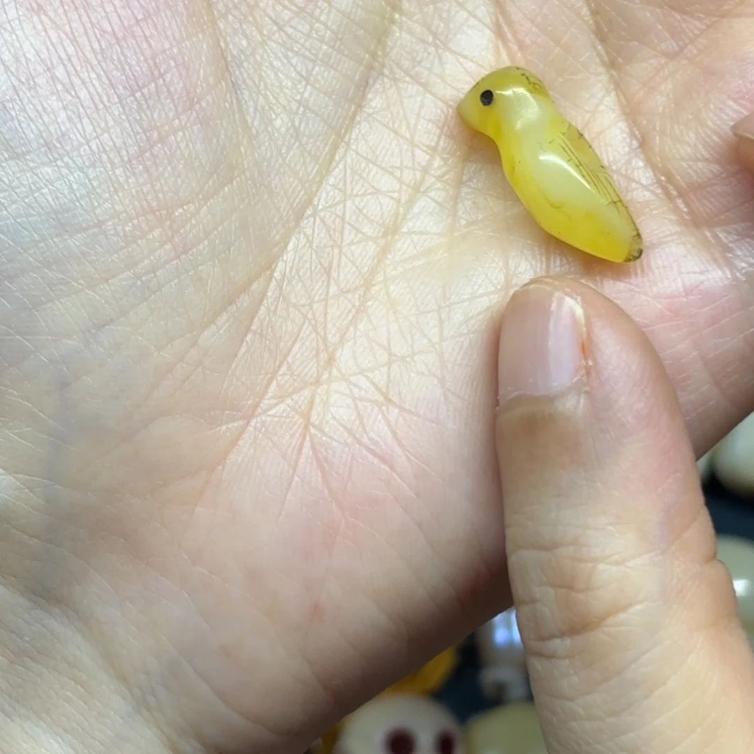 配饰和其他饰物一样也可分为上下