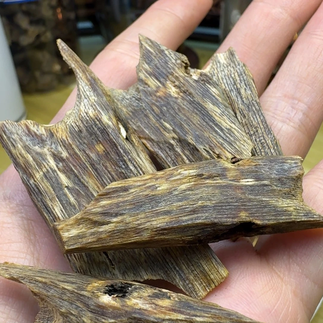沉香沉香碎屑蓝宝石高油块料50g