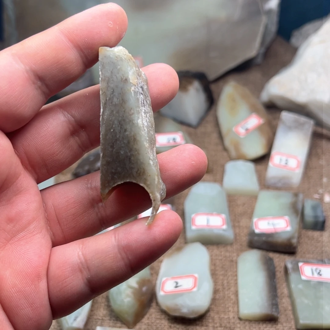 未镶嵌和田玉（糖玉）珠宝半成品