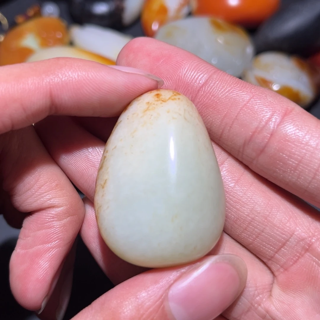 和田玉未镶嵌珠宝奇石