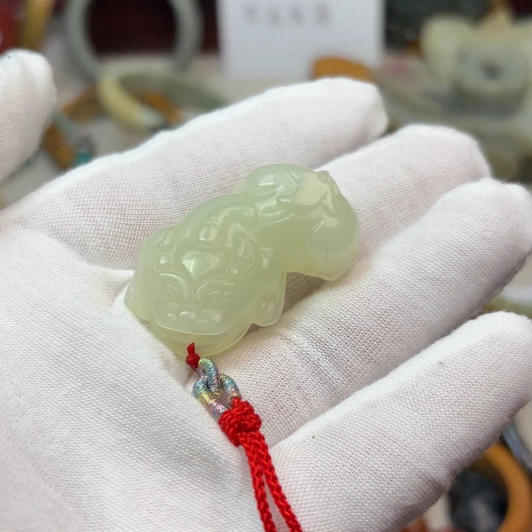 岫岩河磨玉（透闪石质玉）颈饰未镶嵌