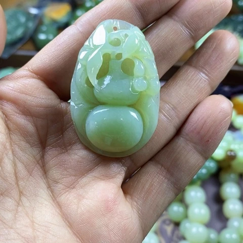 颈饰未镶嵌和田玉（糖玉）