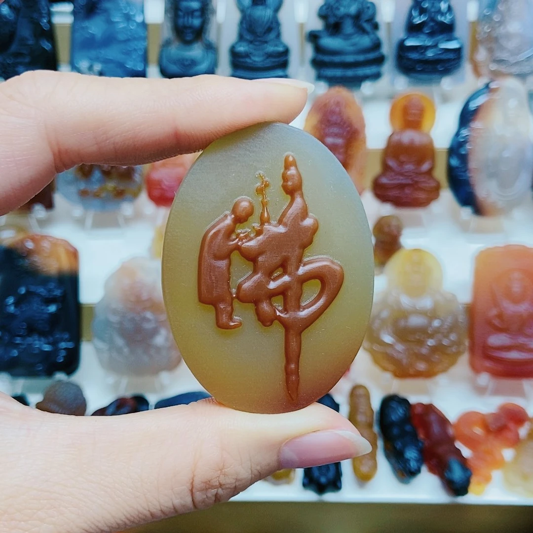 玛瑙/玉髓颈饰未镶嵌说****念