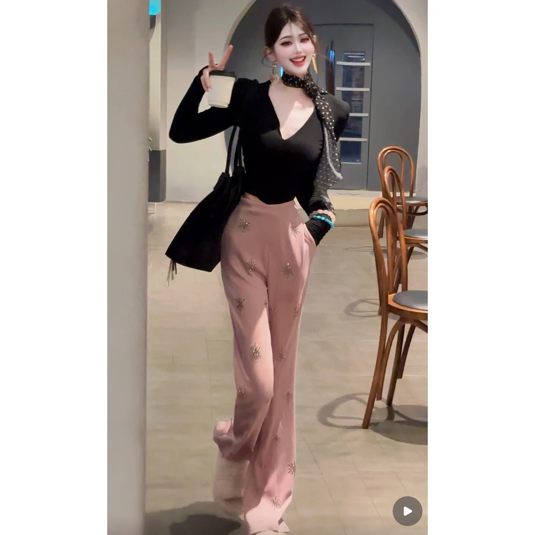 郁儿baby【粉色假日】高级烫钻高腰显瘦直筒裤➕气质v领弹力上衣