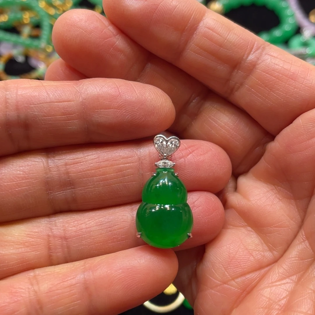 翡翠18K金镶嵌耳饰