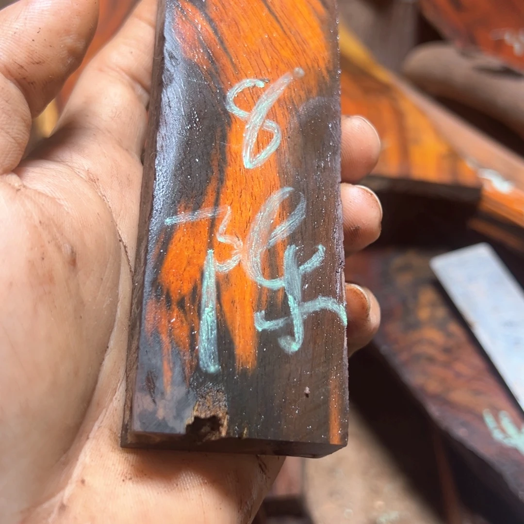 C***陳交趾黄檀（大红酸枝）