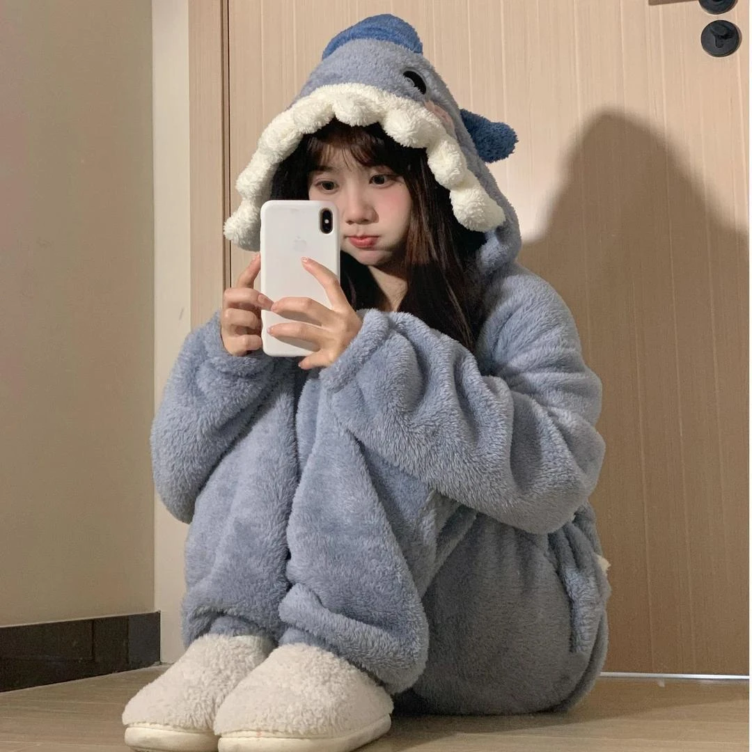秋冬卡通大嘴鱼珊瑚绒睡衣女士加绒加厚小个子保暖连体睡衣可外穿