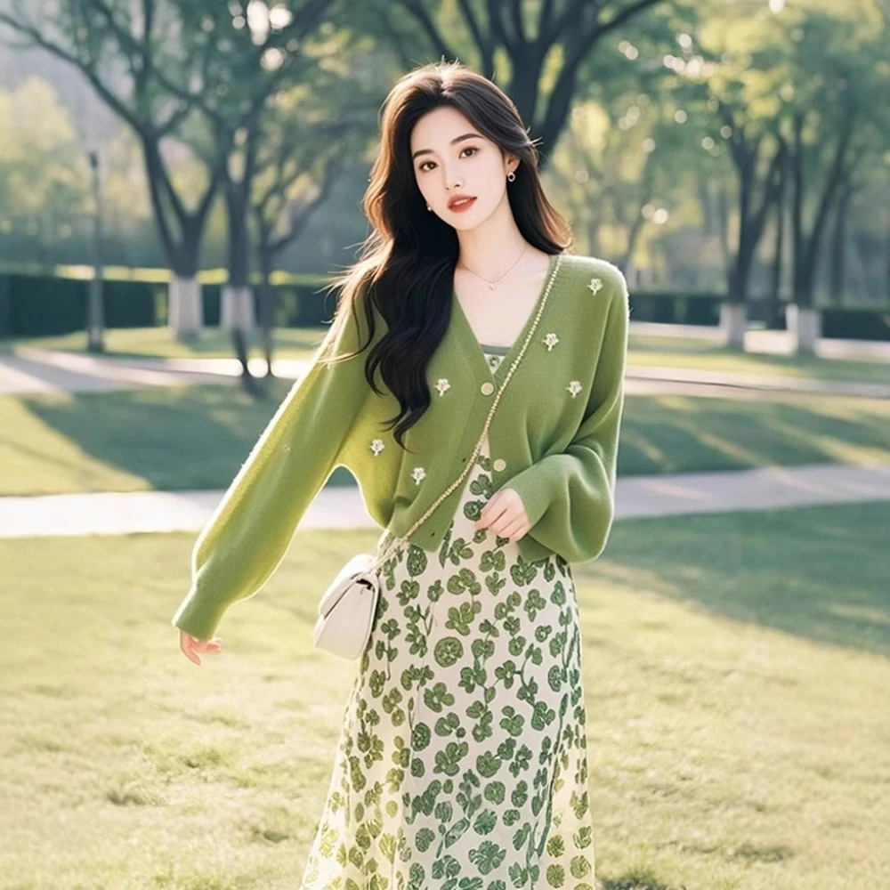 开春穿搭一整套小香风独特漂亮超好看碎花连衣裙子两件套装女春装