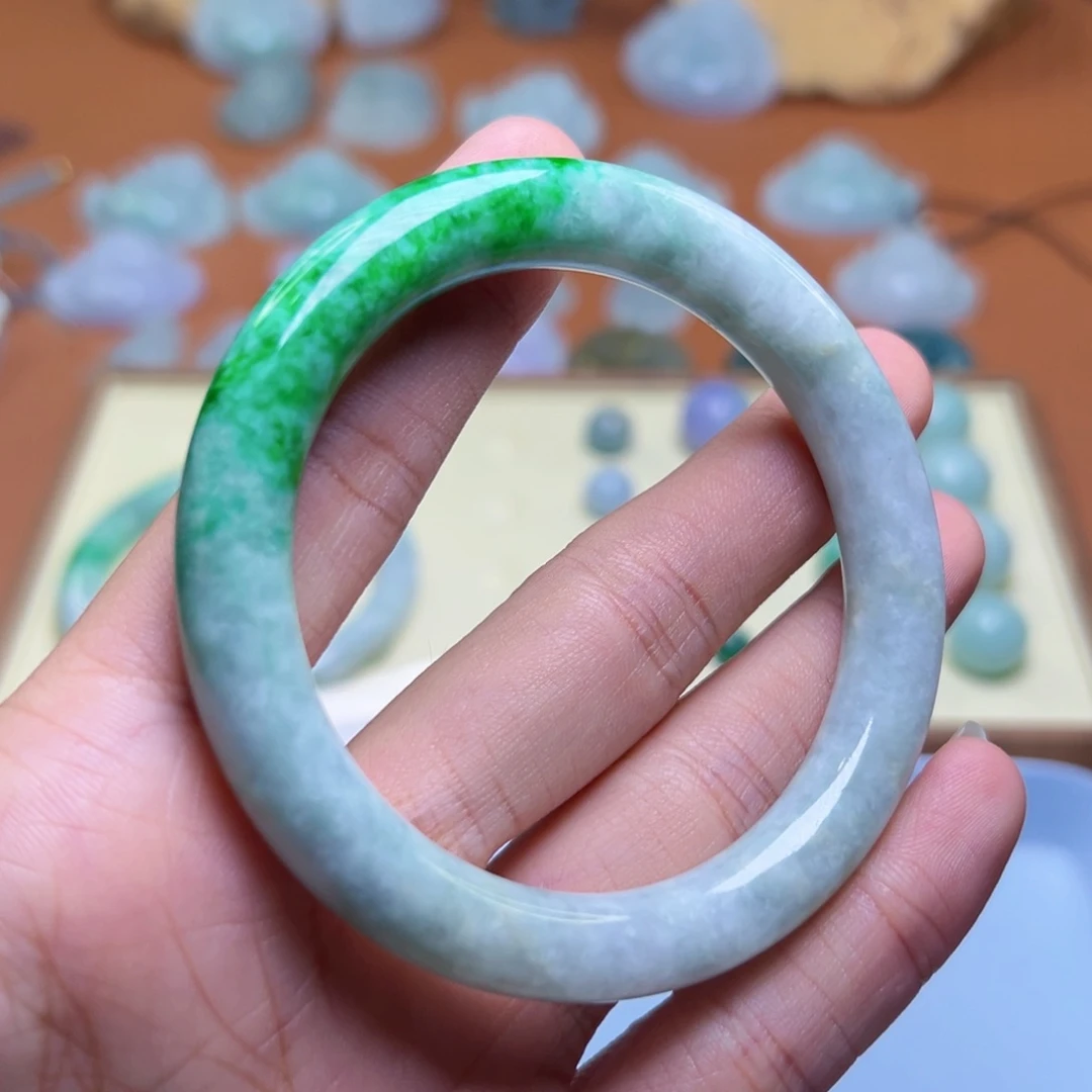 V***P翡翠未镶嵌手镯翡翠手镯