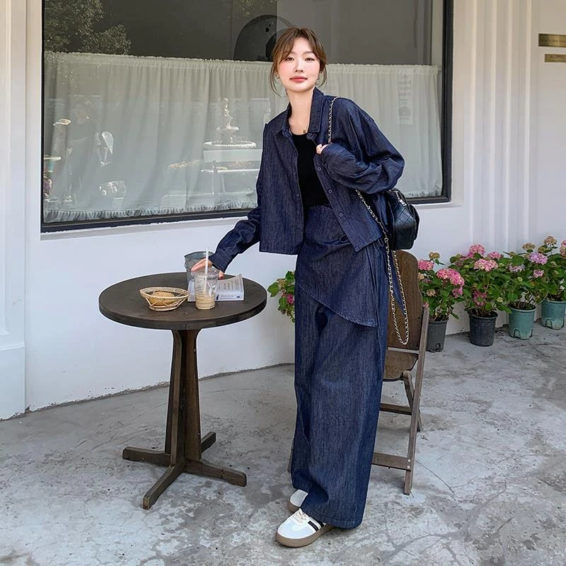 高级感牛仔衬衫阔腿裤套装三件套女今年流行超火别致独特叠穿腰封