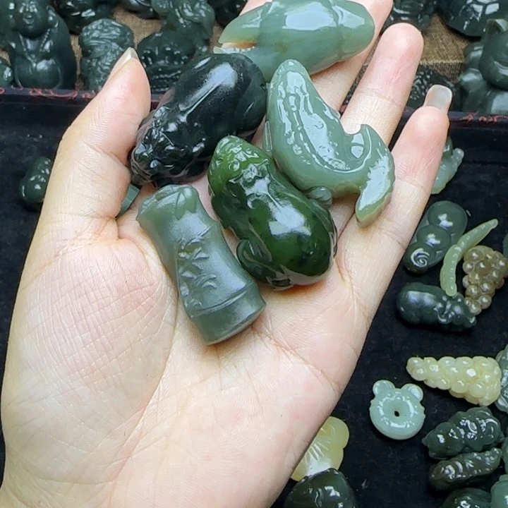 和田玉（糖玉）未镶嵌挂件