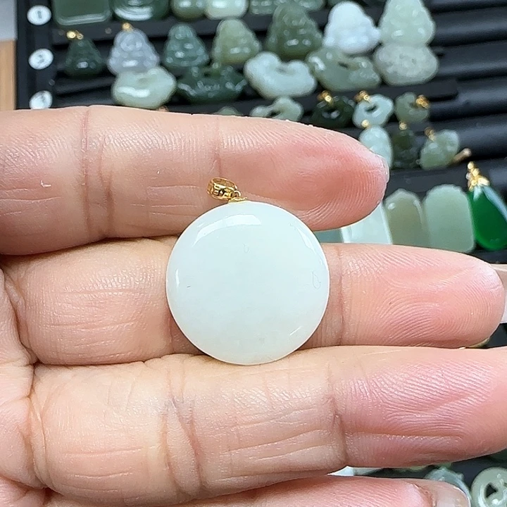 和田玉吊坠(不含链)18K金镶嵌墨*