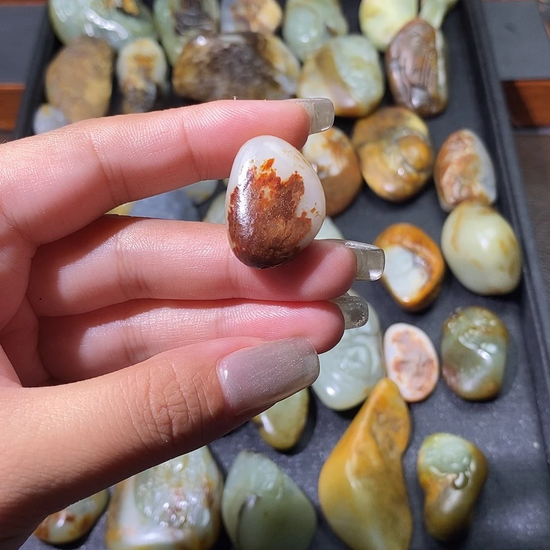 中***天颈饰未镶嵌和田玉