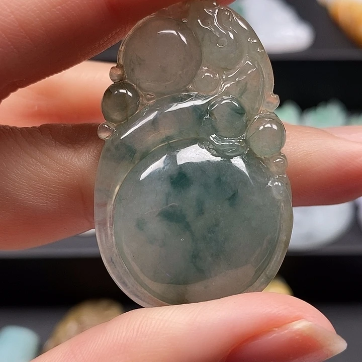 翡翠未镶嵌颈饰翡翠首饰