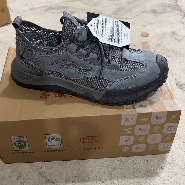 编码。084号 40码防砸防刺劳保鞋