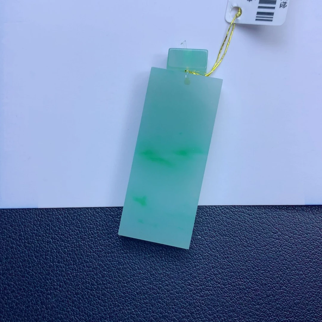 翡翠未镶嵌颈饰平安无事牌