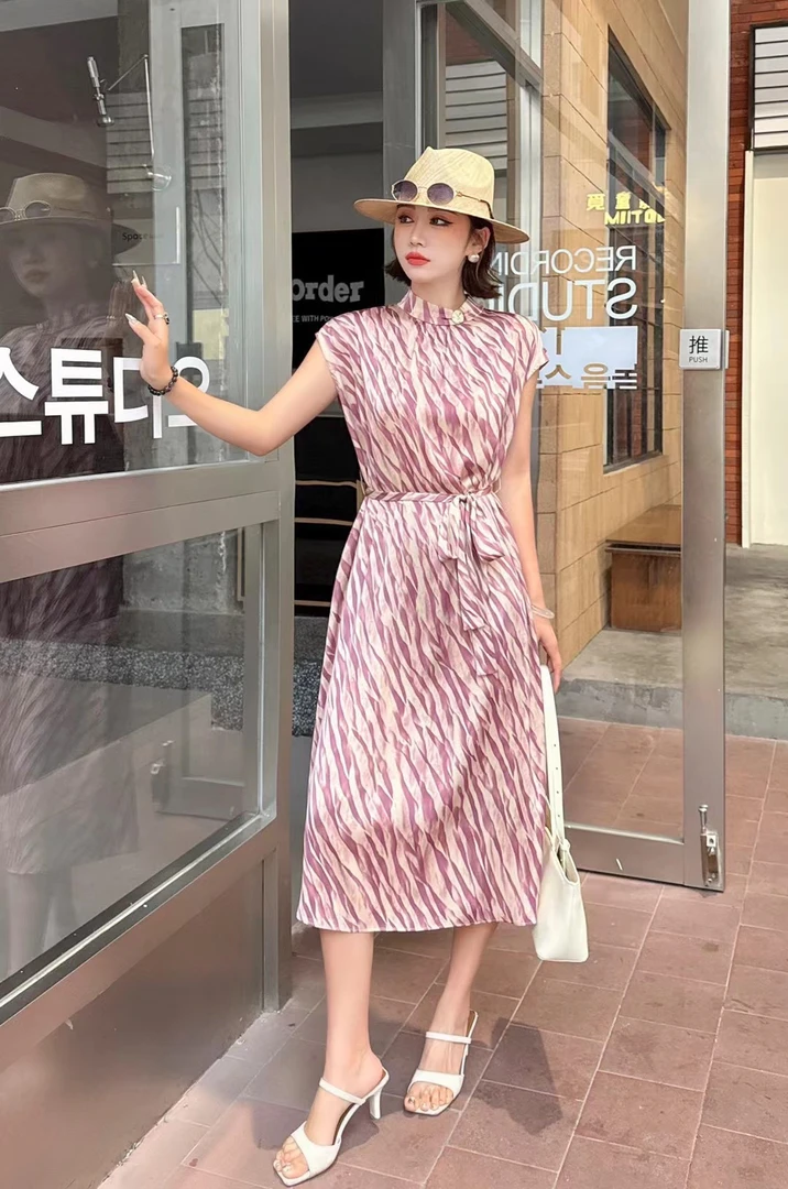 夏季高级不撞款法式气质粉色条纹薄款连衣裙