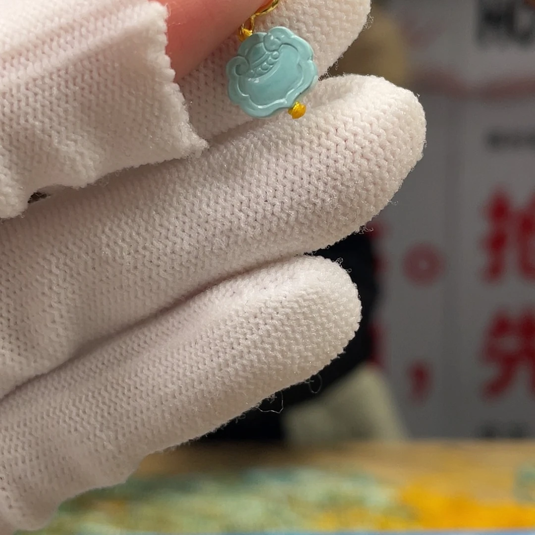 绿松石未镶嵌挂件